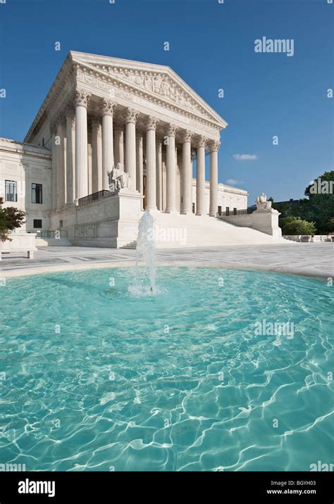 Supreme court building Stock Photo - Alamy