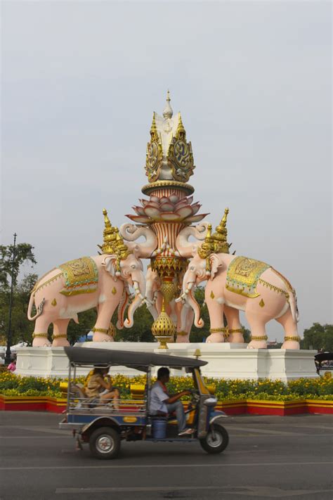 Bangkok, a city of savage beauty – Notes from Camelid Country