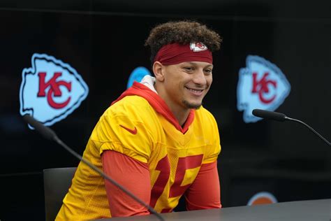 Patrick Mahomes Salary and Contract: How Much Will the Chiefs QB Make ...