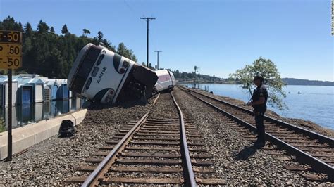 Amtrak train derails near Chambers Bay golf course in Washington - CNN