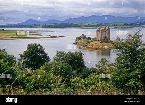 LOCH LINNHE CASTLE AIRDS HIGHLAND Stock Photo - Alamy