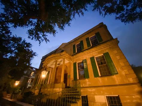 Take a Step Back in Time: A Tour of Savannah's Most Beautiful Historic Homes