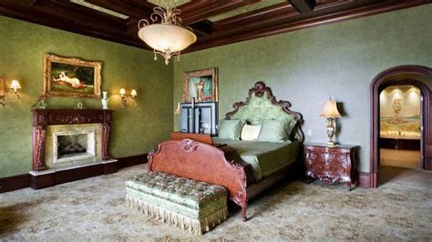 victorian green | Modern victorian bedroom, Victorian bedroom, Bedroom design