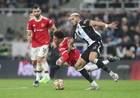 Manchester United vs Newcastle Prediction, Odds & Picks