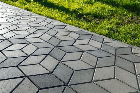 5 Benefits of Interlocking Stone Throughout Your Landscape | MBL