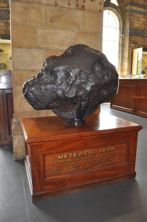 Meteorite, Natural History Museum, London, England [OC] [2164 x 3259 ...