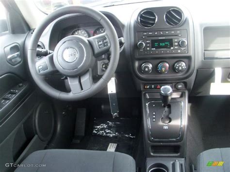 Dark Slate Gray Interior 2011 Jeep Patriot Latitude Photo #39007775 | GTCarLot.com