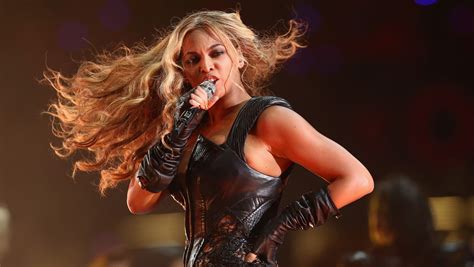 Beyonce sings live, dominates Super Bowl XLVII halftime