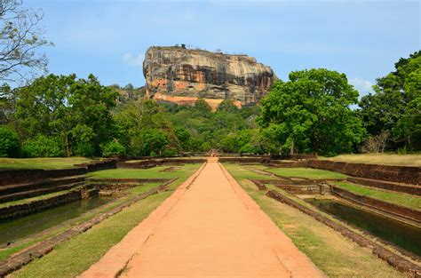 Sigiriya rock and Dambulla caves tour from Colombo | musement