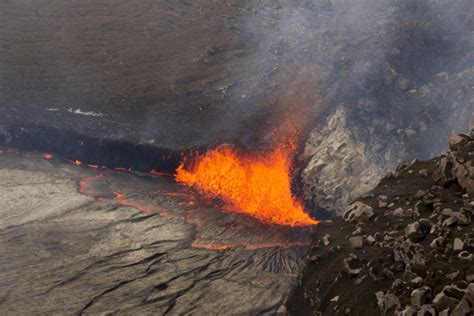 A lava lake on Hawaii is overflowing in image and videos - Strange Sounds