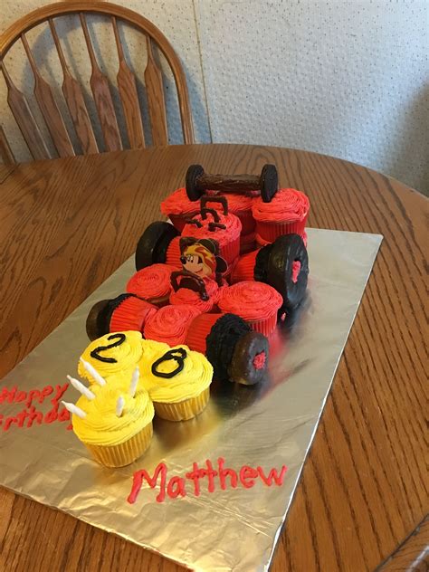 Mickey and the Roadster Racers Birthday cupcake cake | Mickey roadster ...