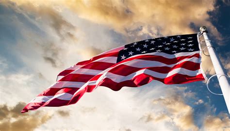 Flipboard: Soldier Stands in the Rain for 9 hrs to Hold American Flag That Was Knocked Down on ...