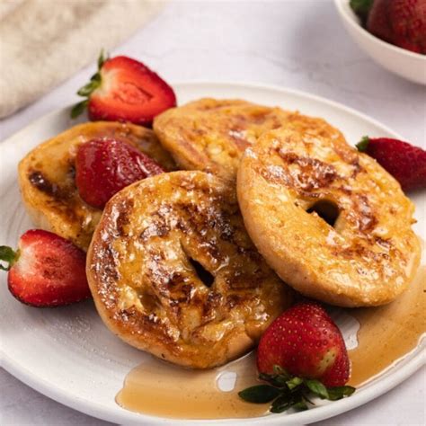 French Toast Bagel (Homemade Recipe) - Insanely Good