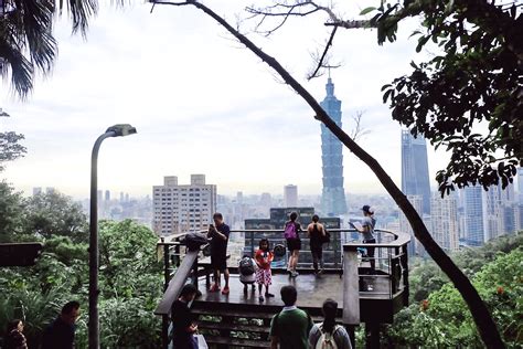 Taiwan: Elephant Mountain, My First Hike Abroad - Wander B