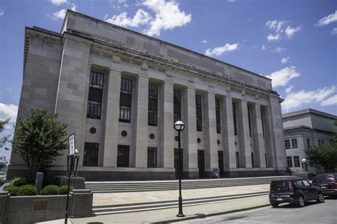 Streetside View at the Tennessee Supreme Court in Nashville image ...