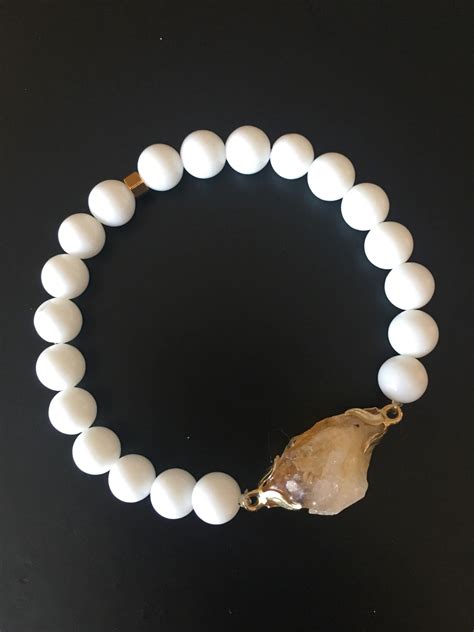 White alabaster and Citrine | Etsy | Citrine, White alabaster, Beaded necklace