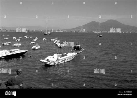 Scenic view of mount vesuvius at the gulf of naples Black and White Stock Photos & Images - Alamy