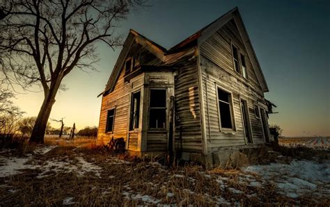 Old abandoned farmhouse in Nebraska. | Smithsonian Photo Contest | Smithsonian Magazine