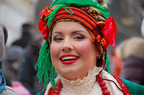 File:Woman in Traditional Ukrainian Clothes - Maslenitsa - Kiev ...