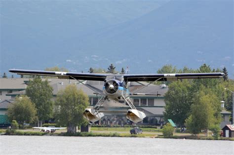 Lake Hood Seaplane Base – Alaska’s Floatplane Pinnacle - Photorecon.net