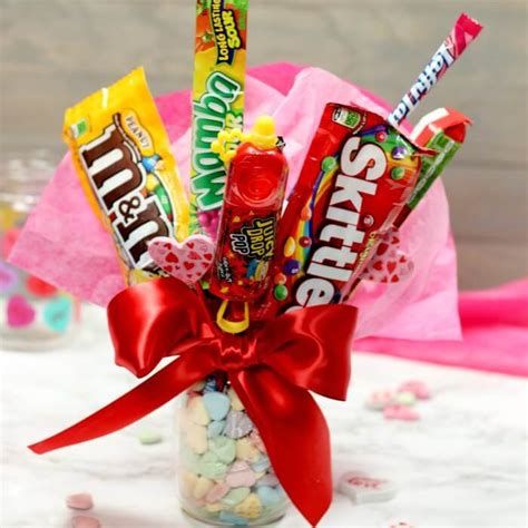 Candy Bouquet DIY - Easy Candy Gift Basket - Candy Arrangements