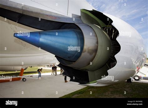 Boeing 787 Dreamliner Rolls Royce engine Stock Photo: 30467742 - Alamy