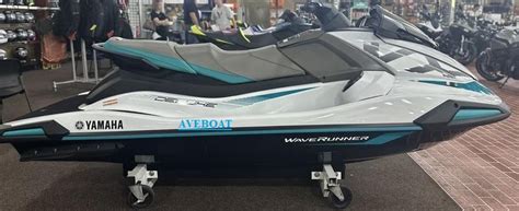 Yamaha VX Deluxe with Audio - Ave Boat