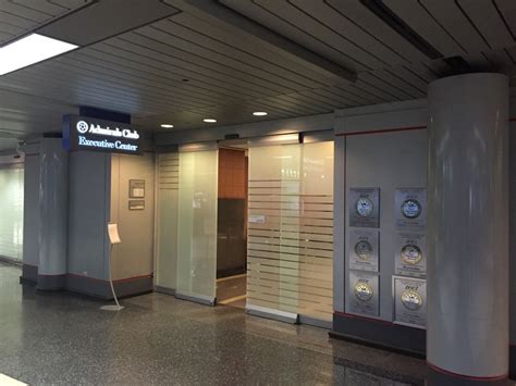 Admirals Club Chicago ORD Terminal 3 Review - Monkey Miles