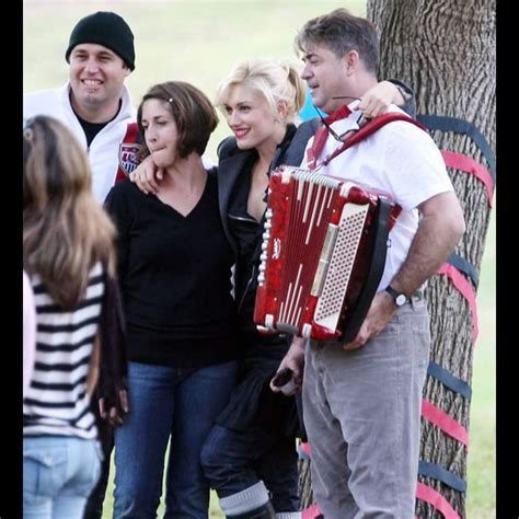 Gwen & her brothers & sister: Todd, Jill & Eric Stefani | Gwen stefani, Gwen