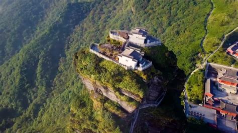 Two Temples Sit Atop This Isolated Natural Wonder, In China’s Extraordinary Wuling Mountains