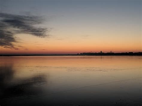 Sunset across Lake Monona this afternoon! : r/madisonwi