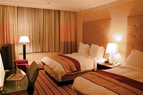 File:Hotel-room-renaissance-columbus-ohio.jpg - Wikimedia Commons