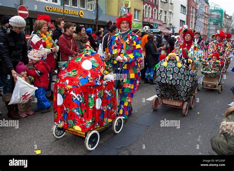 Germany, Cologne, carnival, carnival parade on Shrove Tuesday in the district Nippes ...