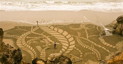 Beach Sand Land Art: Beach Art, Sand Art, Land Art, Earth Art, 3