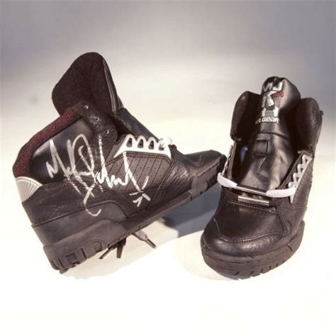 561: Michael Jackson Autographed LA Gear Sneakers - Dec 06, 2006 ...