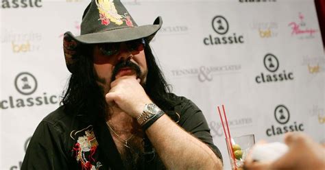 Vinnie Paul to be buried in custom KISS casket, similar to that of ...