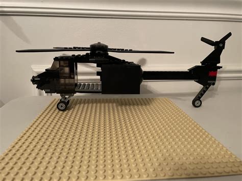 Lego Black Hawk helicopter moc with opening side doors and retractable landing gear! 🇺🇸 : lego