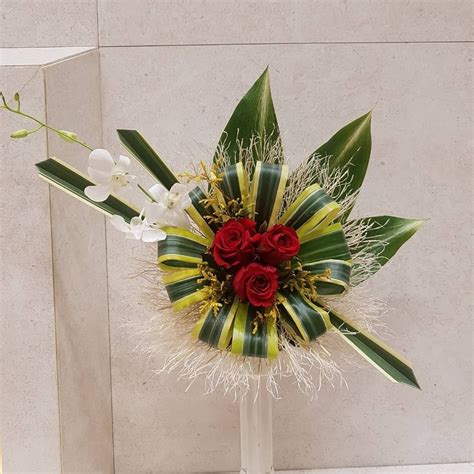 Contemporary Flower Arrangements, Tropical Floral Arrangements, Altar Flowers, Creative Flower ...