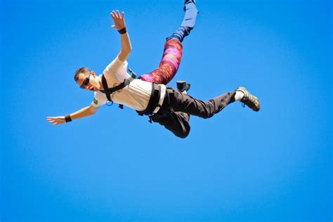 Best Bungee Jumping Locations Around the World | I Live Up