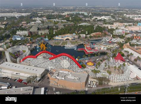 Disneyland california aerial view hi-res stock photography and images - Alamy