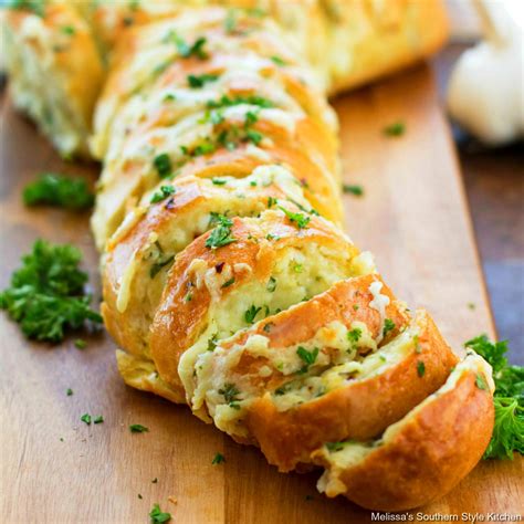 Cheesy Garlic Bread - melissassouthernstylekitchen.com