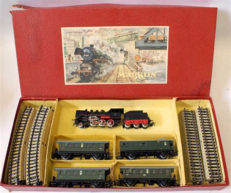 Vintage HO Scale MARKLIN Tin Train Set, FM 800 Loco,