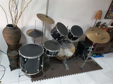 Drum Set (Yamaha), Hobbies & Toys, Music & Media, Musical Instruments ...