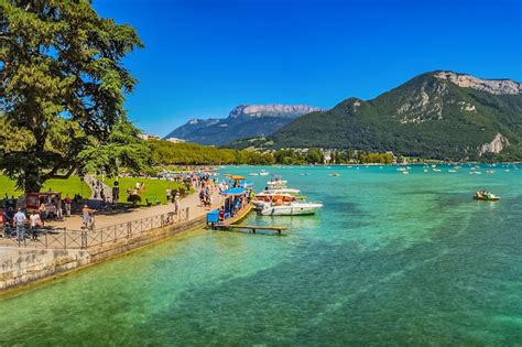 10 Best Places to Go Shopping in Annecy - Where to Shop in Annecy and What to Buy? – Go Guides