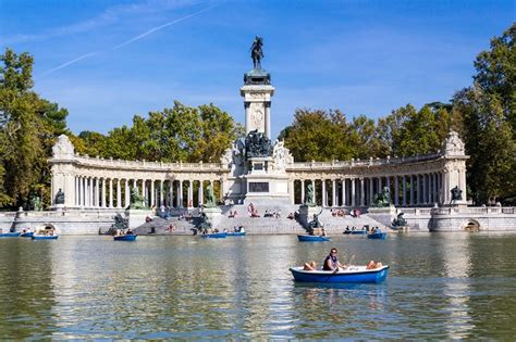 Parque El Retiro - Un oasis urbano en el centro de Madrid