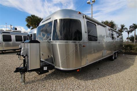 2018 Airstream Classic 33FB 10169