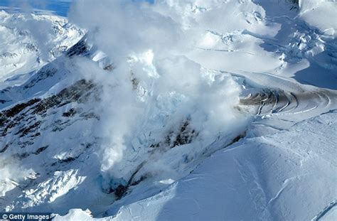 Alaska's Mount Redoubt volcano erupts for first time in 20 years ...