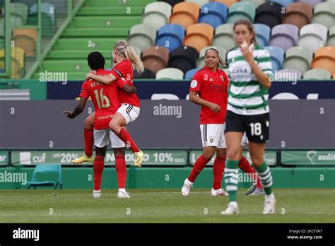 SL Benfica players celebrate the championship during the game for Liga ...