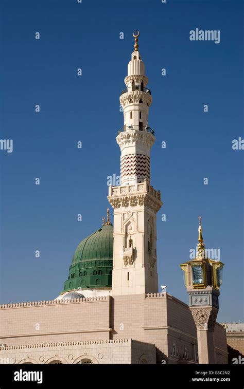 Green dome in al masjid an nabawi hi-res stock photography and images ...