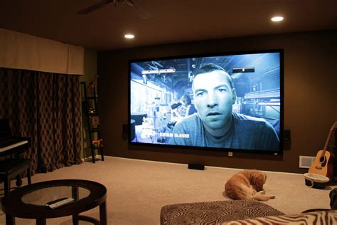 Home Theater: Choosing a Projector Screen | The Creative Alternative